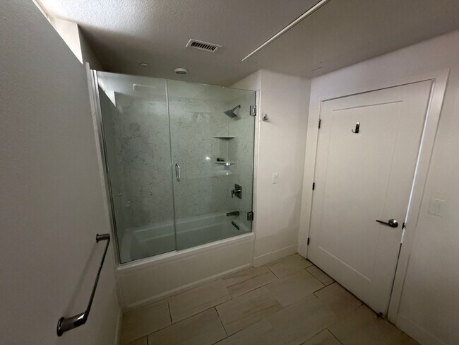 Building Photo - $2,695 / 1 BR - STYLISH & CONVENIENT HOME IN THE HEART OF FREMONT!