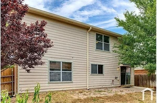 Building Photo - 4900 Meadow Trails Dr