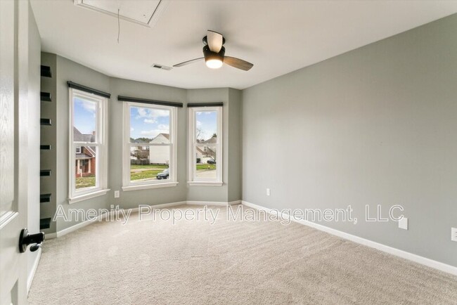 Building Photo - 141 Pine Creek Dr