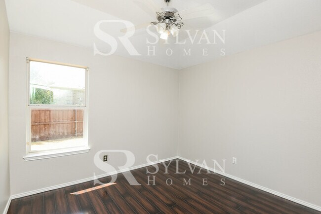 Building Photo - Carve Out a Great Life Here!