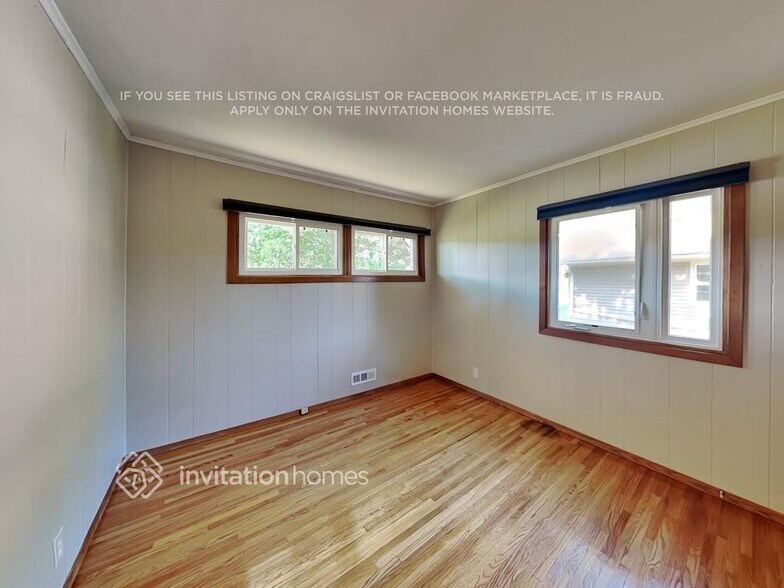 Building Photo - 2911 W 85th St