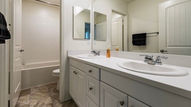 Building Photo - Beautiful 3-Bedroom, 2.5-Bathroom Home for...