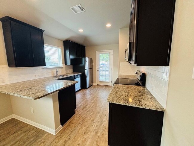 Building Photo - 1305 Bear Peak Ln