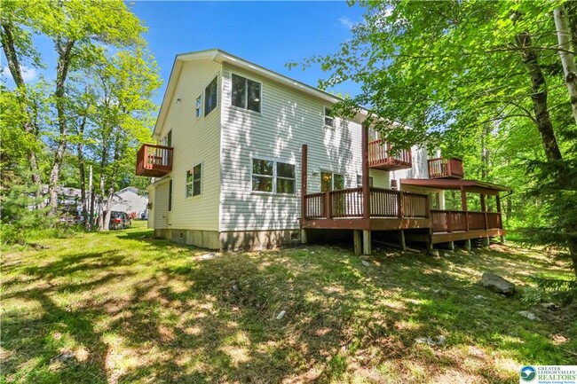 Building Photo - 1229 Fern Dr