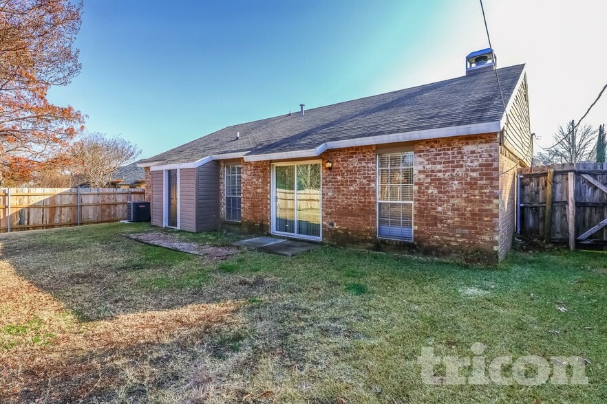 Building Photo - 817 Annapolis Dr