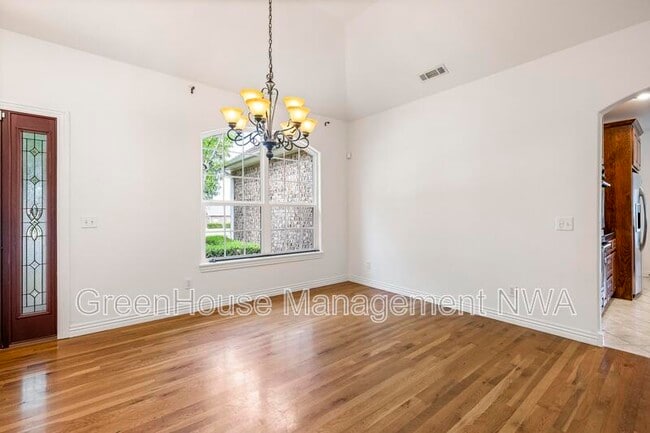 Building Photo - 4003 SW Hawthorne Pl