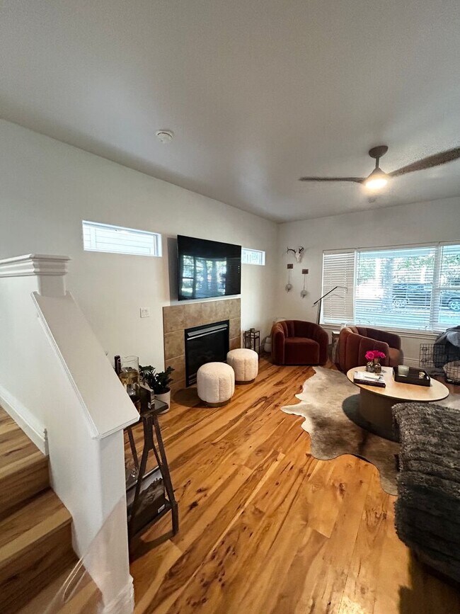 Building Photo - $2,350.00 BACK on The Market, Ready now/ C...
