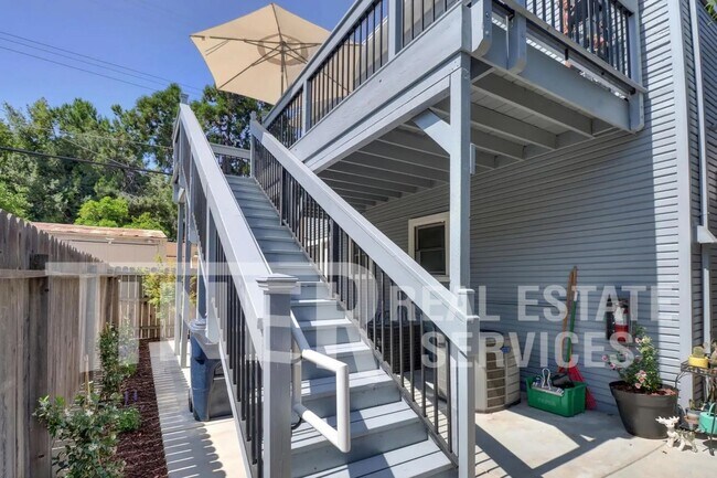 Building Photo - 2015 10th St