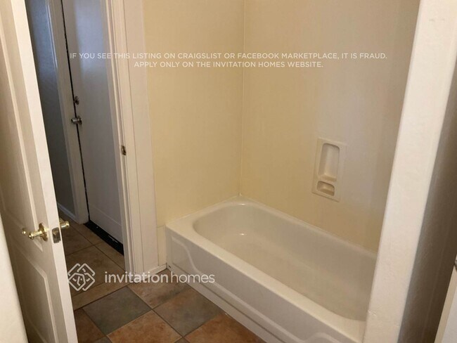 Building Photo - 7940 E Caballero St