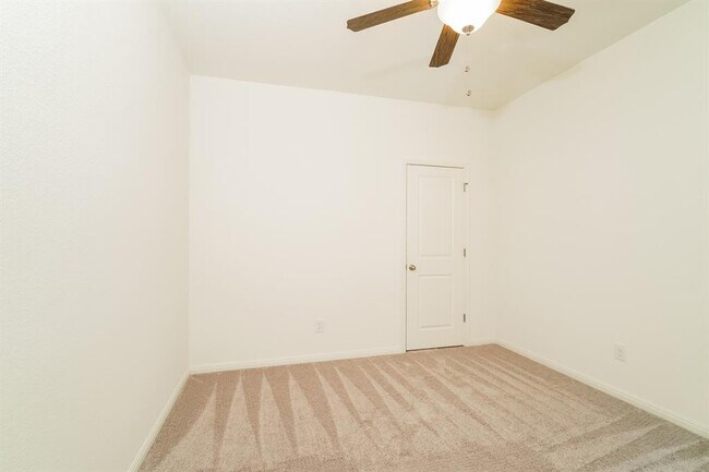 Building Photo - 141 Rubrum Rd