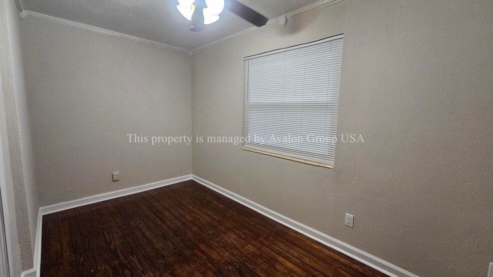 Building Photo - 2052 Lake Weir Ave