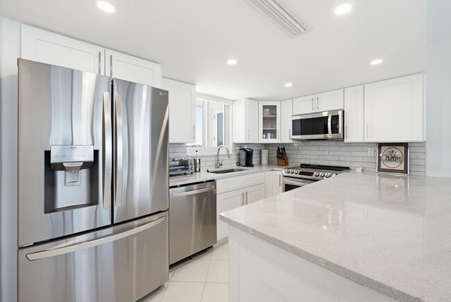 Building Photo - 2505 S Ocean Blvd