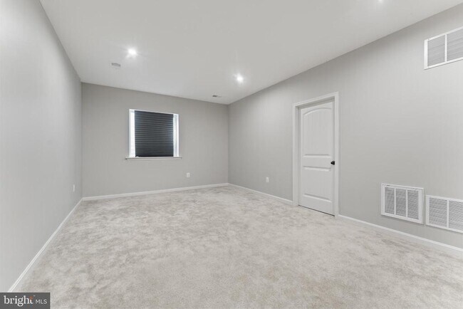Building Photo - 5508 Redgum Ln