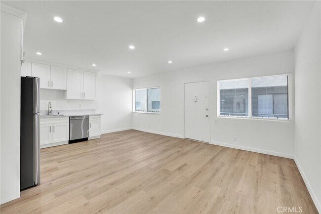 Building Photo - 13018 Valleyheart Dr