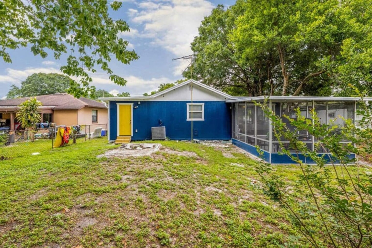 Building Photo - 1629 N Goldenrod Rd