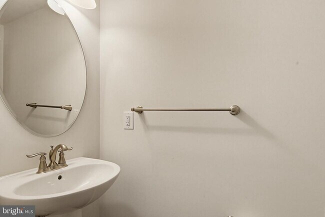 Building Photo - 7408 Wild Honey Way