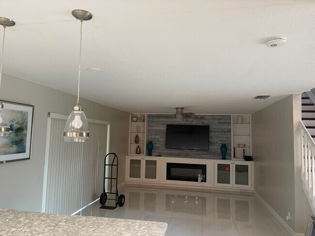 Building Photo - 5941 Strawberry Lakes Cir