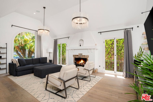 Building Photo - 321 Laurel Ave