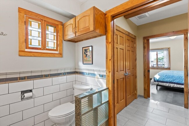 Building Photo - Fully-Furnished Short-Term Rental on South...