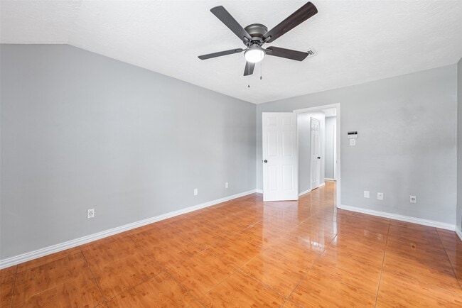 Building Photo - 239 Blackwater Ln