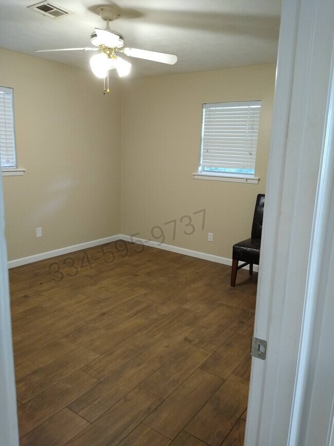 Building Photo - 2930 Englenook Rd