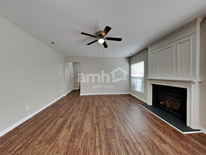 Building Photo - 9130 Hillston Ridge Rd
