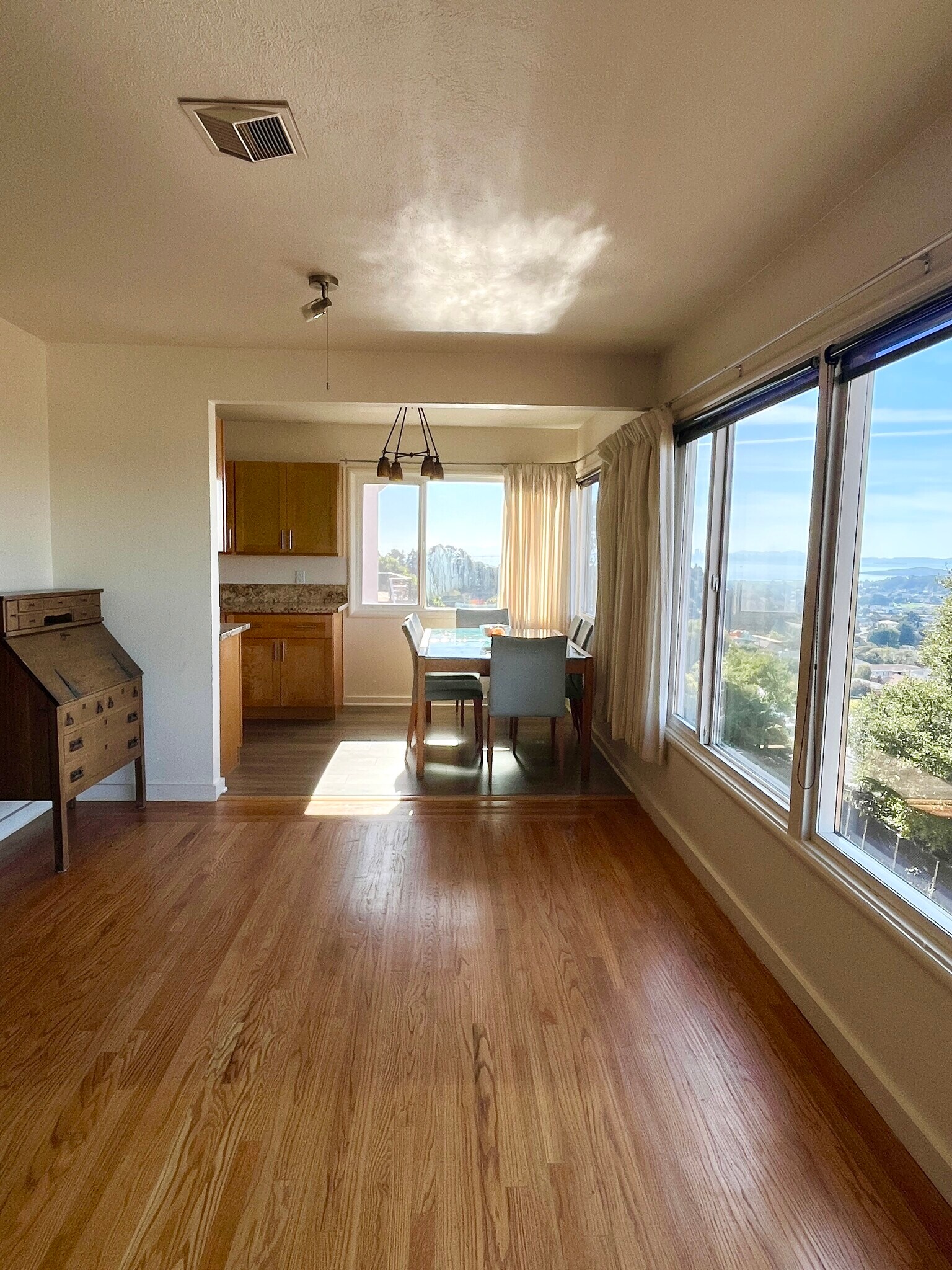 Dining Area - 2505 Mira Vista Dr