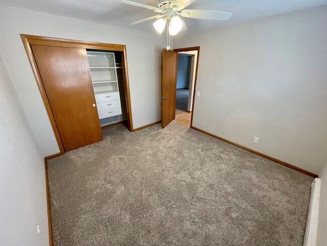 Building Photo - 909 S Brooks St
