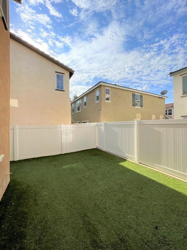 Building Photo - 2879 S Via Belamaria