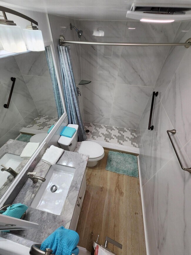 Building Photo - 106 Suffolk C