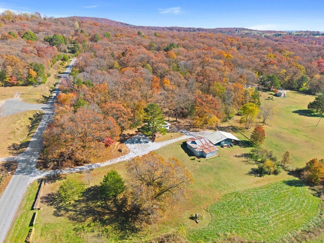 Building Photo - 17097 Lake Sequoyah Dr