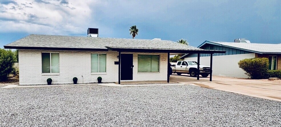 Building Photo - 1410 E Bishop Dr