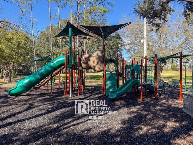 Building Photo - 9481 Highland Oak Dr