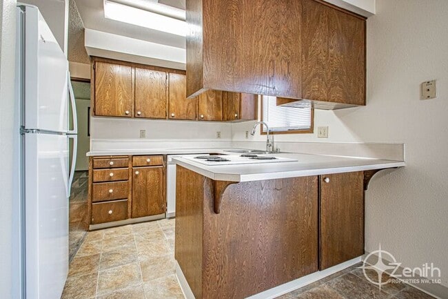 Building Photo - 3020 NE 78th Ave