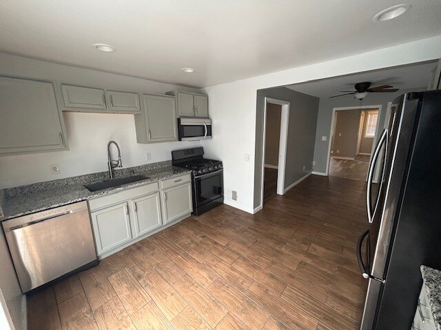 Building Photo - 330 E Chestnut St