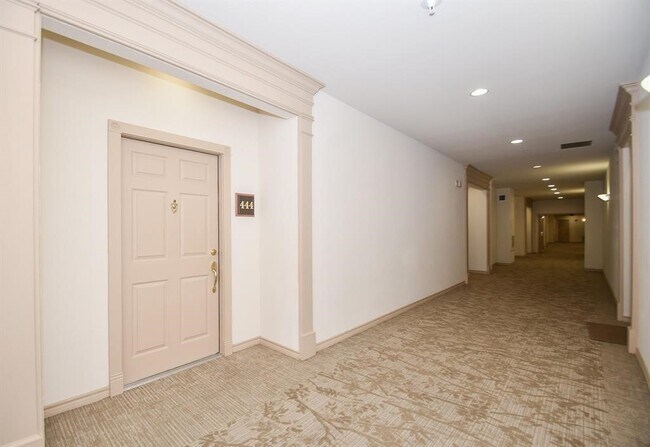Building Photo - 2400 McCue Rd