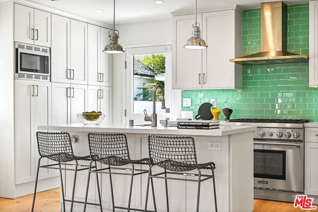 Building Photo - 2751 Midvale Ave