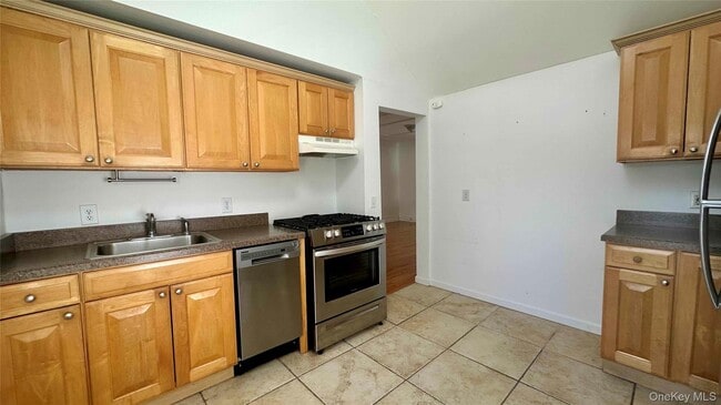 Building Photo - 55 Davis St