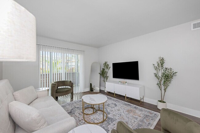 Building Photo - 4301 W Cleveland St