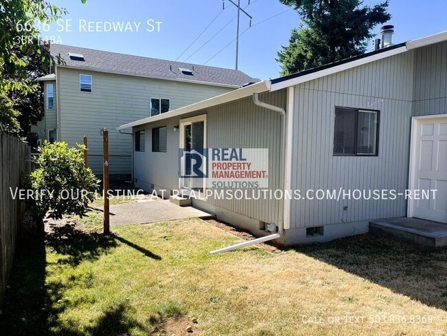 Building Photo - 6636 SE Reedway St