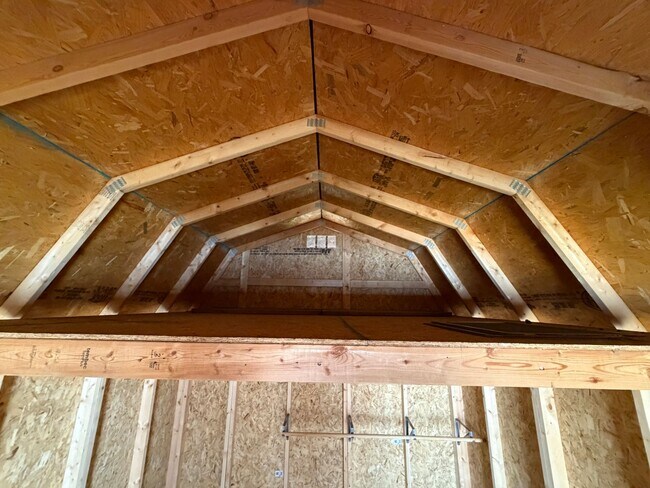 Building Photo - LIve in beautiful downtown Franklin!