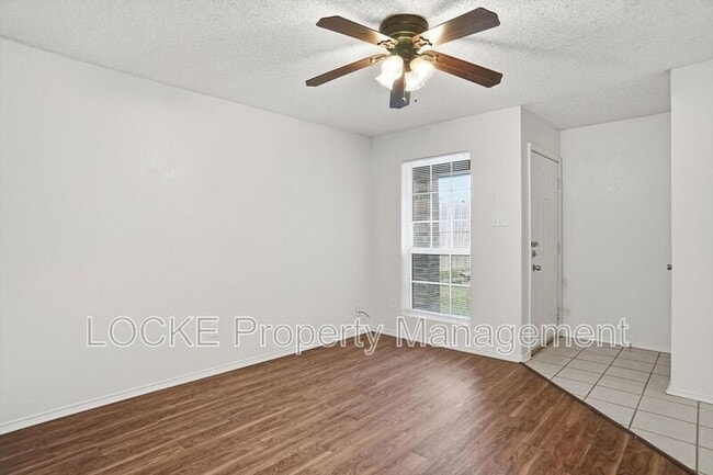 Building Photo - 10259 Aurora Dr