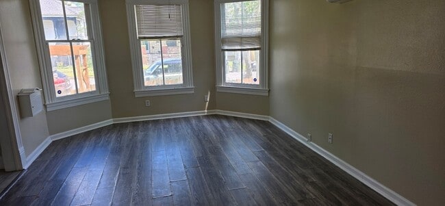 Building Photo - 3919 Avenue O