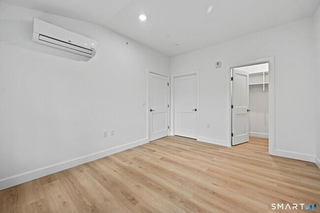 Building Photo - 131 Beach Rd