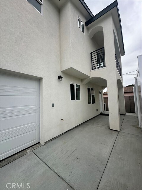 Building Photo - 1318 W 131st St