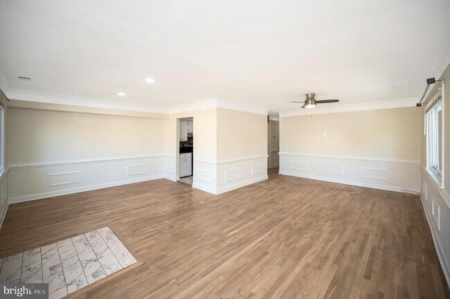 Building Photo - 3890 Mariposa Pl