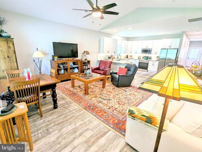 Building Photo - 29345 Greenfield Ave