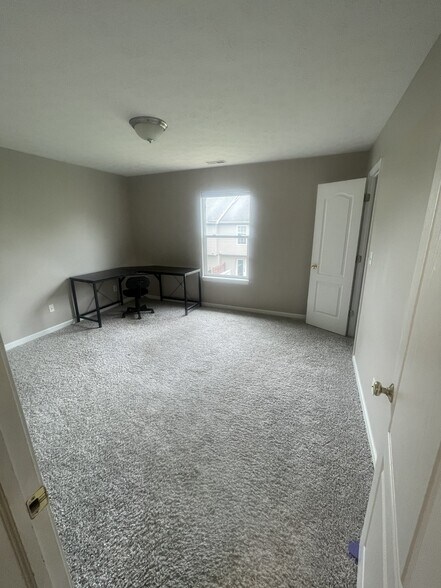 Building Photo - 1842 Ellison Dr