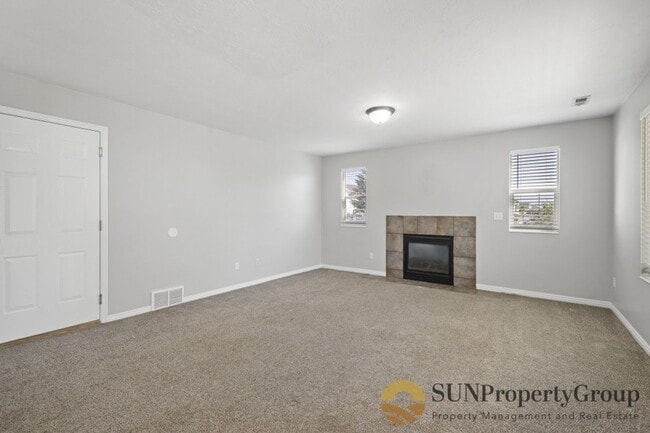 Building Photo - 5458 S 4250 W