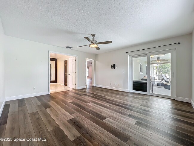 Building Photo - 1342 Richwood Cir